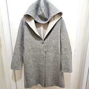 Uniqlo | 40% Wool Coat